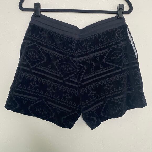 Chubbies Velour Black The Crop Circles 5.5" Short Size Small - Picture 7 of 8